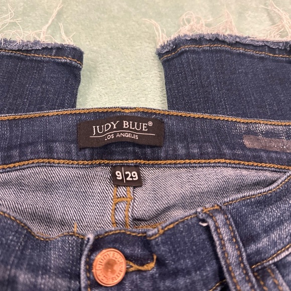 Judy Blue juniors distressed Jeans
T1 - Picture 2 of 15